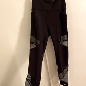 Lulu lemon mesh leggings!! Only worn once!